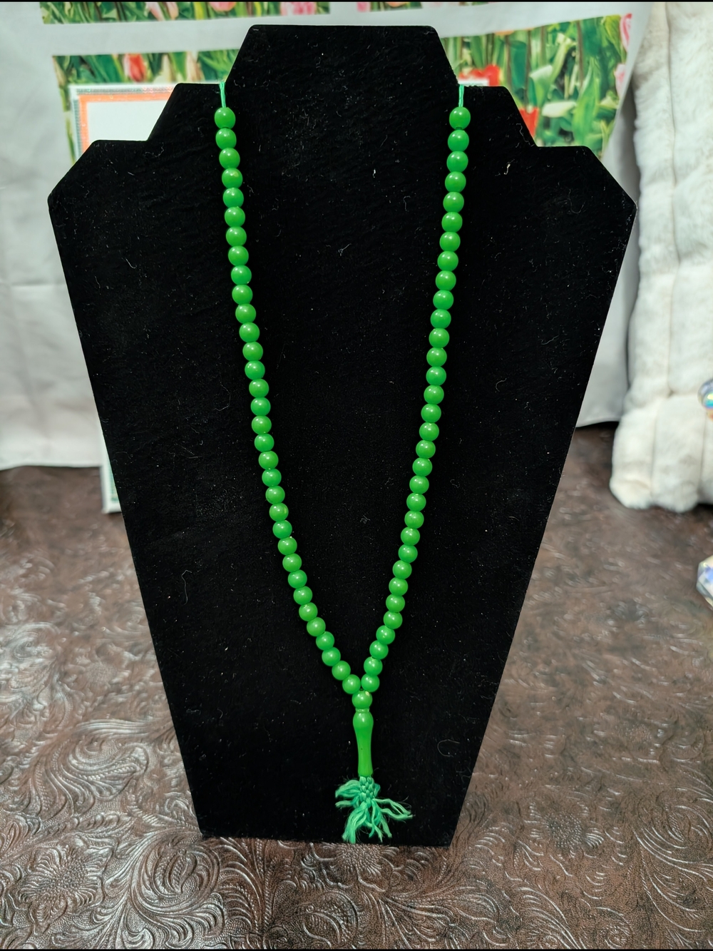 Source Unknown Bright Green Beaded Tassel Necklace